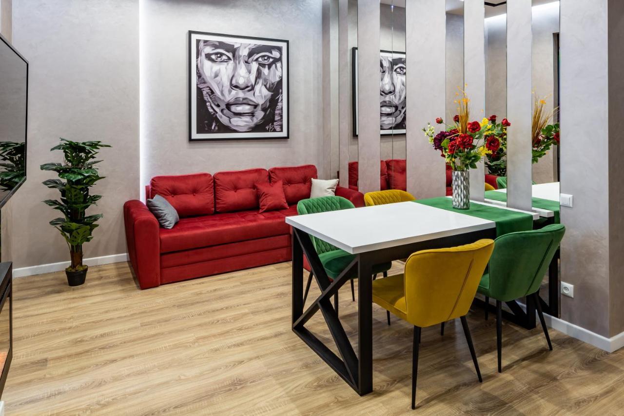 Alfa Apartments 3-Кімнатна Lux-Квартира У Центрі Львова 外观 照片