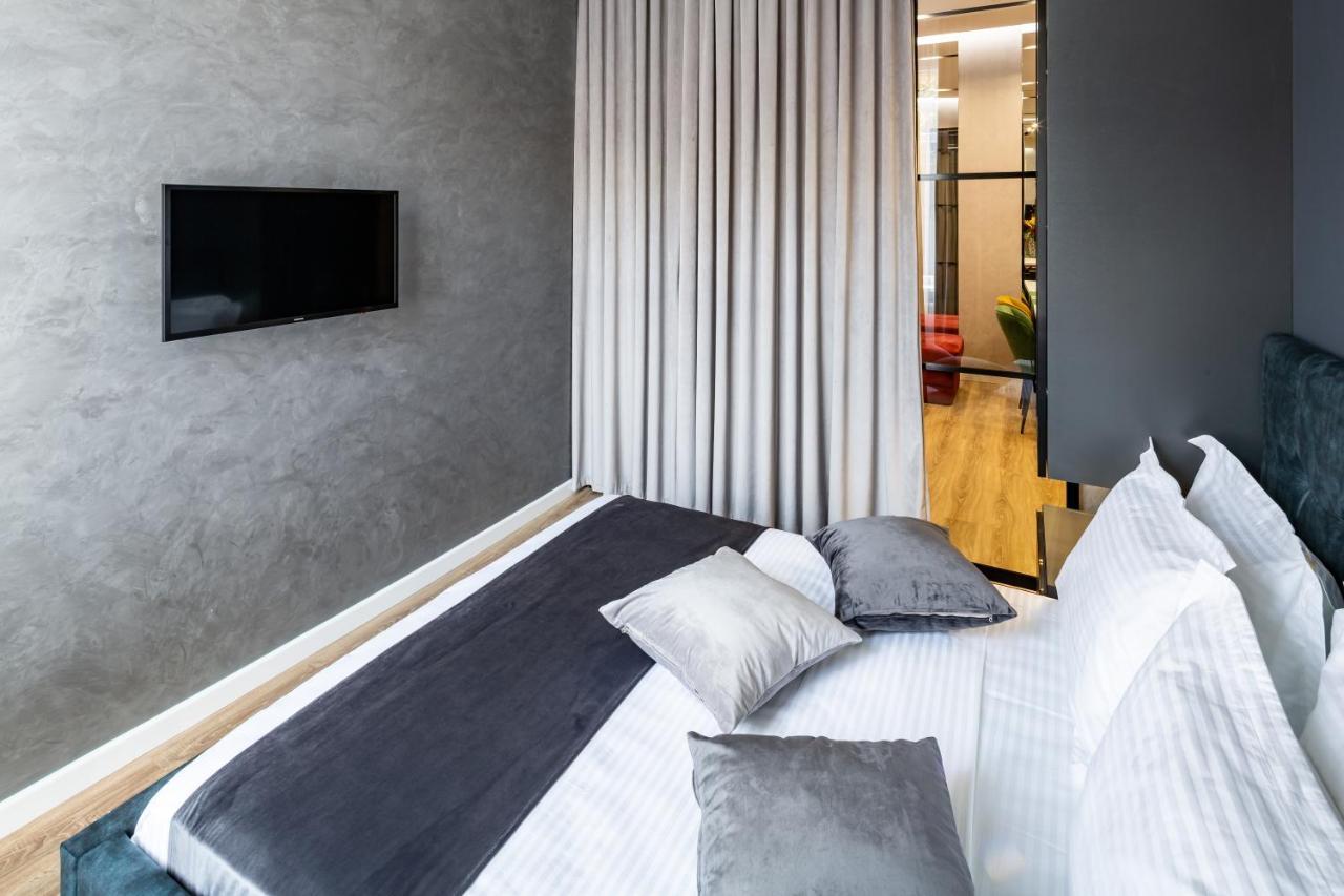Alfa Apartments 3-Кімнатна Lux-Квартира У Центрі Львова 外观 照片