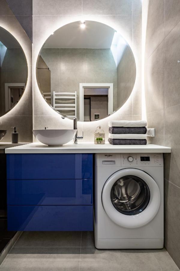 Alfa Apartments 3-Кімнатна Lux-Квартира У Центрі Львова 外观 照片