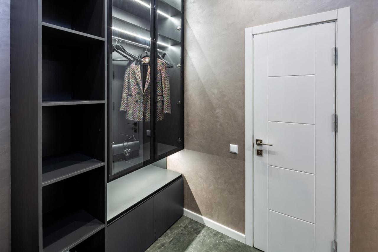 Alfa Apartments 3-Кімнатна Lux-Квартира У Центрі Львова 外观 照片