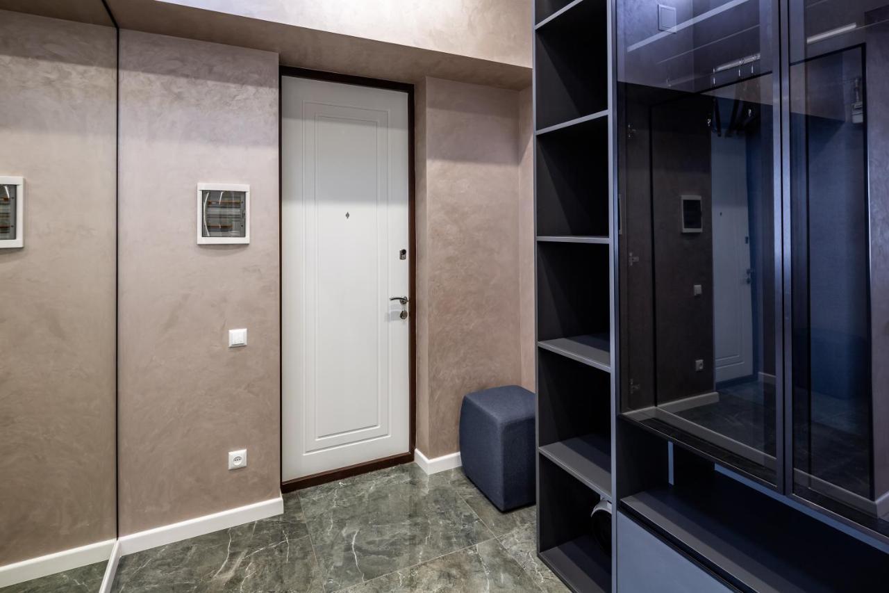 Alfa Apartments 3-Кімнатна Lux-Квартира У Центрі Львова 外观 照片