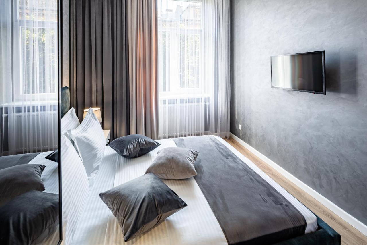 Alfa Apartments 3-Кімнатна Lux-Квартира У Центрі Львова 外观 照片